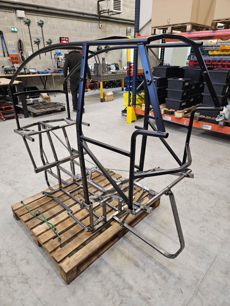 aemotion-grinand-vehicule-pendulaire-1