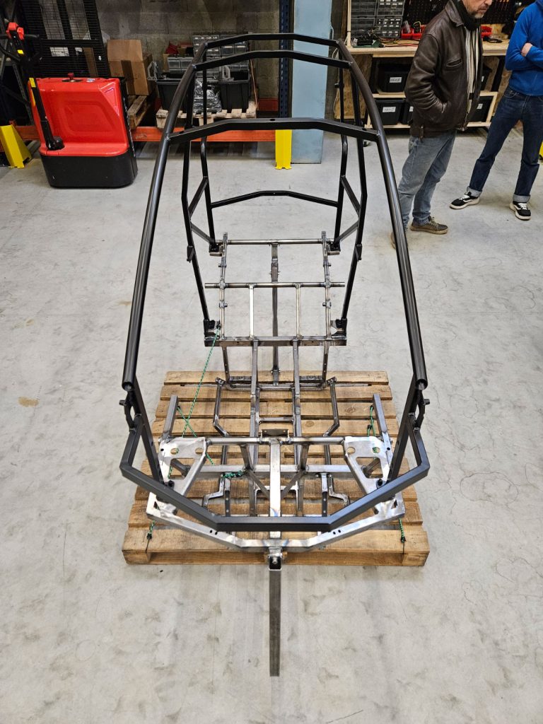 aemotion-grinand-vehicule-pendulaire-2