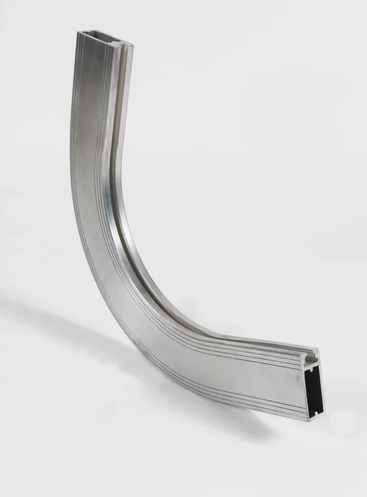 realisation-de-profile-aluminium-cintre
